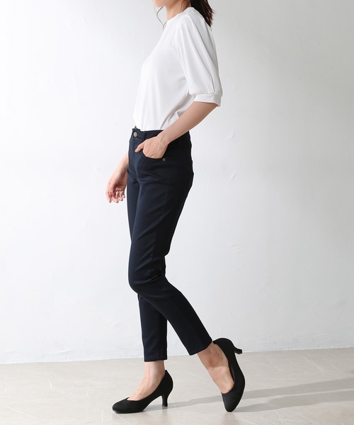 Honeys(ハニーズ)の「スリムカラースキニー(股下64cm)(その他パンツ・レディース・ブラウン/カーキ/ライトベージュ/ブラック/ネイビー/ピンク系その他/ライトカーキ/アイボリー/スミクロ・LL/M/L/SS/S)」の14枚目の写真