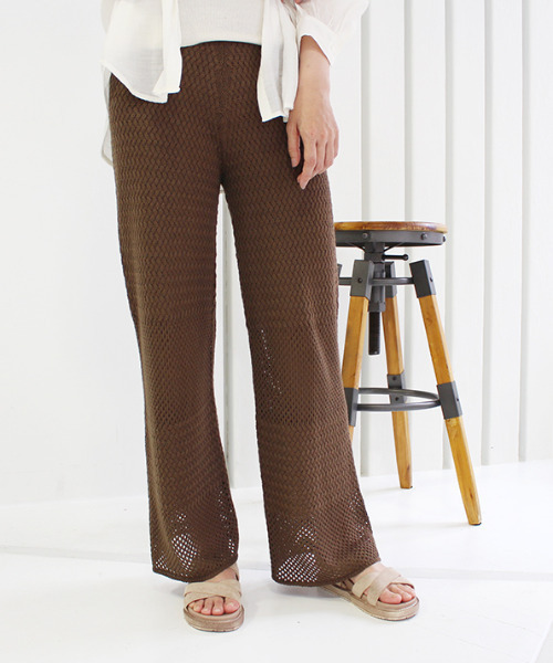 MODE ROBE(モードローブ)の「透かし編みニットワイドパンツ(その他パンツ・レディース・ブラウン/アイボリー・FREE)」の12枚目の写真
