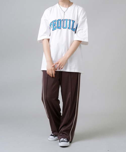 SPINNS（スピンズ）の「【ゆったりシルエット】TEQUILA カレッジロゴ半袖Tシャツ（Tシャツ/カットソー・メンズ・ホワイト/ダークグリーン/オレンジ/ダークブルー/ロイヤルブルー/スミクロ・ONESIZE）」の14枚目の写真