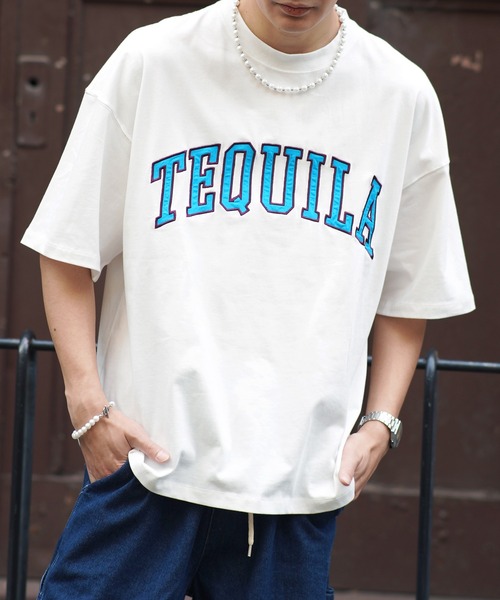 SPINNS（スピンズ）の「【ゆったりシルエット】TEQUILA カレッジロゴ半袖Tシャツ（Tシャツ/カットソー・メンズ・ホワイト/ダークグリーン/オレンジ/ダークブルー/ロイヤルブルー/スミクロ・ONESIZE）」の9枚目の写真