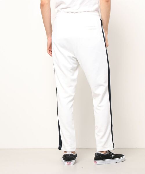 ARMANI EXCHANGE(アルマーニエクスチェンジ)の「A|X ARMANI EXCHANGE(アルマーニ エクスチェンジ) テーパードパンツ(その他パンツ・メンズ・ホワイト×ネイビー/ネイビー×ホワイト・MEDIUM/X-SMALL)」の3枚目の写真