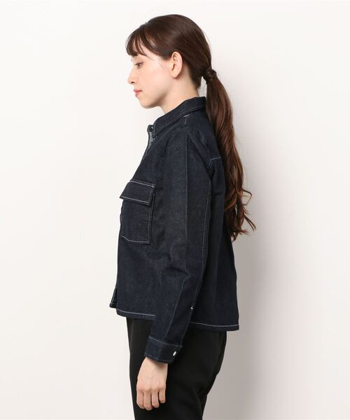 Levi's(リーバイス)の「LEVI'S(R) MADE & CRAFTED(R) BOLD SHOULDER シャツ(シャツ/ブラウス・レディース・ダークインディゴブルー・M/S/XS)」の2枚目の写真