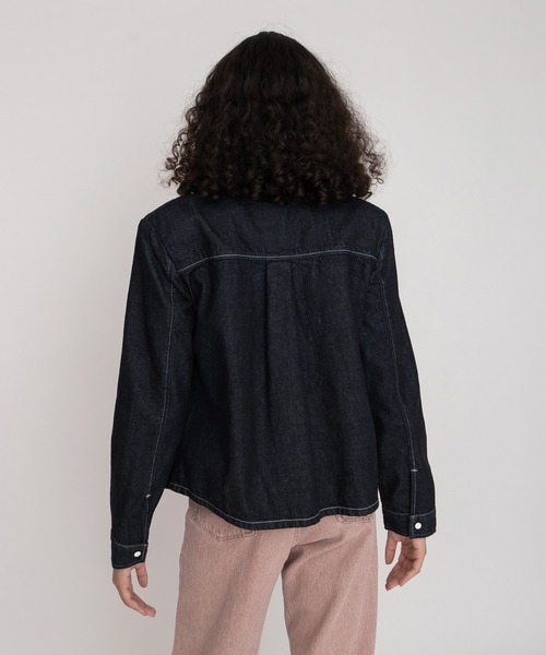 Levi's(リーバイス)の「LEVI'S(R) MADE & CRAFTED(R) BOLD SHOULDER シャツ(シャツ/ブラウス・レディース・ダークインディゴブルー・M/S/XS)」の5枚目の写真