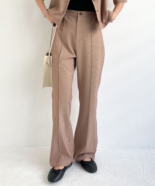 archives（アルシーヴ）の「【setupにも】タイニーチェックフレアパンツ（その他パンツ・レディース・ブルー/モカ/ブラック/ブラウン・MEDIUM）」の4枚目の写真