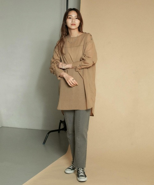 KBF(ケイビーエフ)の「タックスリーブコットンボイルシアーシャツ(シャツ/ブラウス・レディース・オフホワイト/ブラウン系その他/ブラック・ONE)」の11枚目の写真