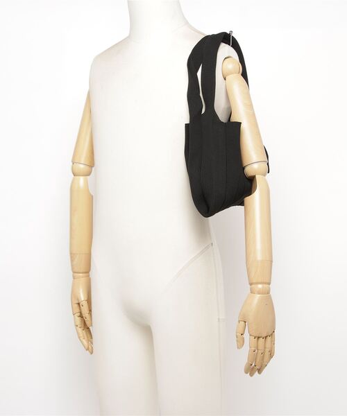 CALIFORNIA OUTFITTERS(カリフォルニア アウトフィッターズ)の「ニットプリーツトート(トートバッグ・レディース・ホワイト/ブラック/エメラルド/ブルー/レッド・ONE SIZE)」の16枚目の写真