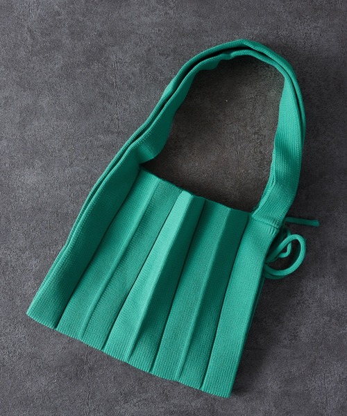 CALIFORNIA OUTFITTERS(カリフォルニア アウトフィッターズ)の「ニットプリーツトート(トートバッグ・レディース・ホワイト/ブラック/エメラルド/ブルー/レッド・ONE SIZE)」の3枚目の写真