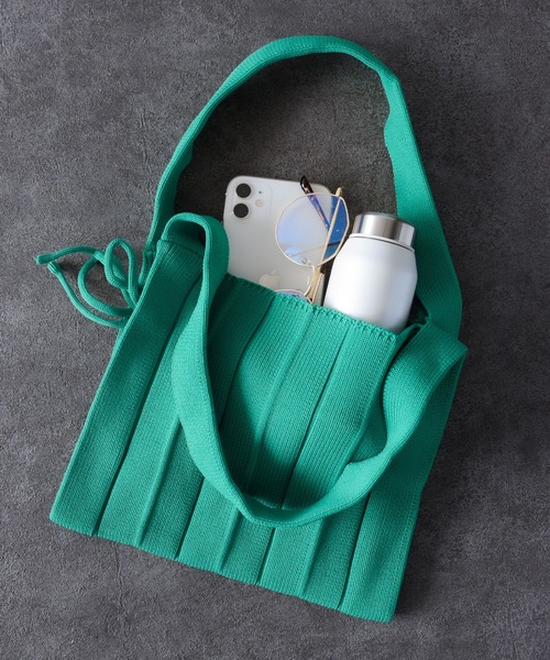 CALIFORNIA OUTFITTERS(カリフォルニア アウトフィッターズ)の「ニットプリーツトート(トートバッグ・レディース・ホワイト/ブラック/エメラルド/ブルー/レッド・ONE SIZE)」の9枚目の写真