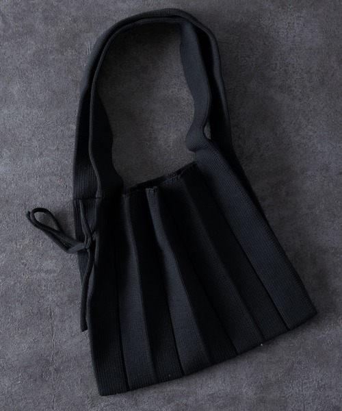 CALIFORNIA OUTFITTERS(カリフォルニア アウトフィッターズ)の「ニットプリーツトート(トートバッグ・レディース・ホワイト/ブラック/エメラルド/ブルー/レッド・ONE SIZE)」の7枚目の写真