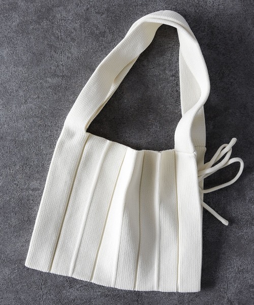 CALIFORNIA OUTFITTERS(カリフォルニア アウトフィッターズ)の「ニットプリーツトート(トートバッグ・レディース・ホワイト/ブラック/エメラルド/ブルー/レッド・ONE SIZE)」の6枚目の写真