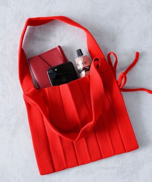 CALIFORNIA OUTFITTERS(カリフォルニア アウトフィッターズ)の「ニットプリーツトート(トートバッグ・レディース・ホワイト/ブラック/エメラルド/ブルー/レッド・ONE SIZE)」の12枚目の写真