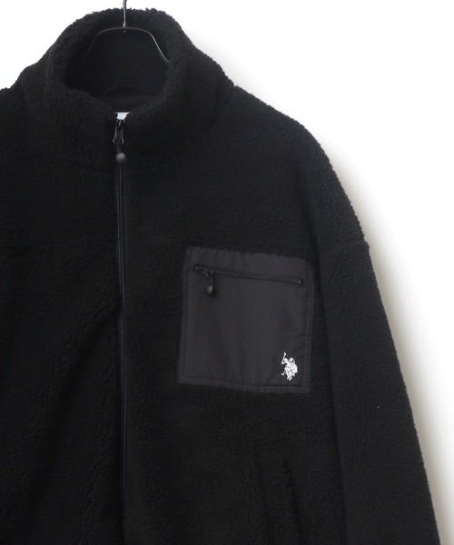 U.S. POLO ASSN.（ユーエスポロアッスン）の「U.S. POLO ASSN./ユーエスポロアッスン 別注 オーバーサイズ ボアジャケット レディース メンズ ブルゾン/ボアフリースジャケット（ブルゾン・メンズ・ブラック/ベージュ/ホワイト×ブラック/ホワイト×ネイビー/ダークベージュ・LL/M/L）」の4枚目の写真