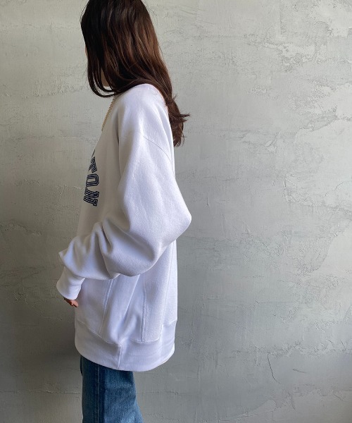 Champion（チャンピオン）の「[Champion/チャンピオン] リバースウィーブ カレッジロゴプリントクルーネックスウェット（スウェット・レディース・シルバーグレー/ホワイト/オートミール/ダークネイビー・XXL/XL/L/M）」の6枚目の写真