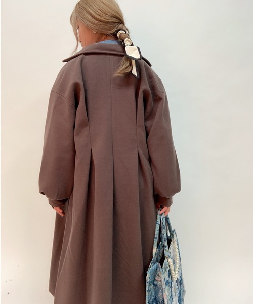 aimoha（アイモハ）の「ボリューム袖ロング丈後タックチェスターコート(裏地付き)（チェスターコート・レディース・ホワイト/ブラック/モカ/ブルー・FREE）」の10枚目の写真