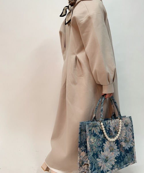 aimoha（アイモハ）の「ボリューム袖ロング丈後タックチェスターコート(裏地付き)（チェスターコート・レディース・ホワイト/ブラック/モカ/ブルー・FREE）」の19枚目の写真