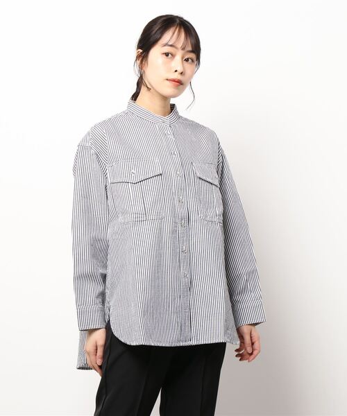 WORLD WIDE LOVE!(ワールドワイドラブ)の「サファリBIGシャツ(シャツ/ブラウス・レディース・オフホワイト/ブルー/ブラック・1)」の2枚目の写真