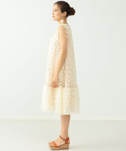 CAROLINA GLASER(カロリナ グレイサー)の「CAROLINA GLASER / フラワーワンピース(ワンピース・レディース・ベージュ/ブラック・ONE SIZE)」の5枚目の写真