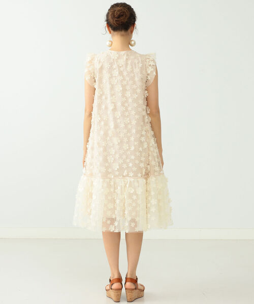 CAROLINA GLASER(カロリナ グレイサー)の「CAROLINA GLASER / フラワーワンピース(ワンピース・レディース・ベージュ/ブラック・ONE SIZE)」の10枚目の写真