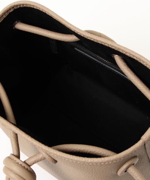 VASIC（ヴァジック）の「【VASIC】Bond Mini（ハンドバッグ・レディース・ベージュ系その他・FREE）」の8枚目の写真