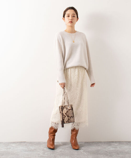 NOLLEY’S（ノーリーズ）の「ラクーン混クルーネックプルオーバーニット（ニット/セーター・レディース・ブラック/ベージュ/ラベンダー・38）」の6枚目の写真