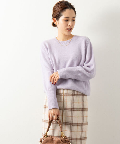 NOLLEY’S（ノーリーズ）の「ラクーン混クルーネックプルオーバーニット（ニット/セーター・レディース・ブラック/ベージュ/ラベンダー・38）」の17枚目の写真