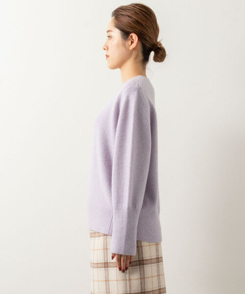 NOLLEY’S（ノーリーズ）の「ラクーン混クルーネックプルオーバーニット（ニット/セーター・レディース・ブラック/ベージュ/ラベンダー・38）」の20枚目の写真