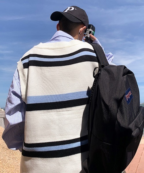 MGV(エムジーヴィー)の「Vネックストライプニットベスト(ベスト・メンズ・ホワイト/ブラック・MEDIUM/LARGE/X-LARGE)」の19枚目の写真