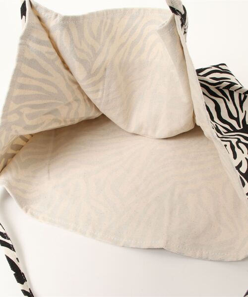 coca(coca)(コカ)の「ゼブラキャンバストートバッグ(トートバッグ・レディース・ゼブラ・ONE SIZE)」の4枚目の写真