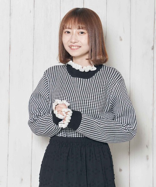 Clice de Paris(クリシェドゥパリス)の「K/ツートンフリルニット(ニット/セーター・レディース・ブラック/レッド・ONESIZE)」の5枚目の写真