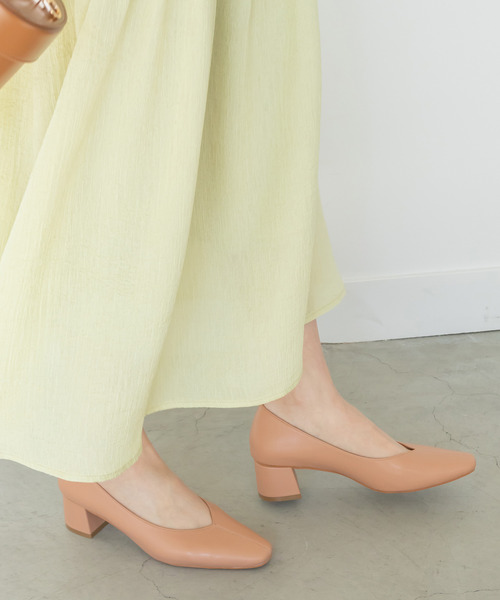 センターシームチャンキーヒールパンプス