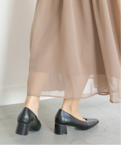 センターシームチャンキーヒールパンプス
