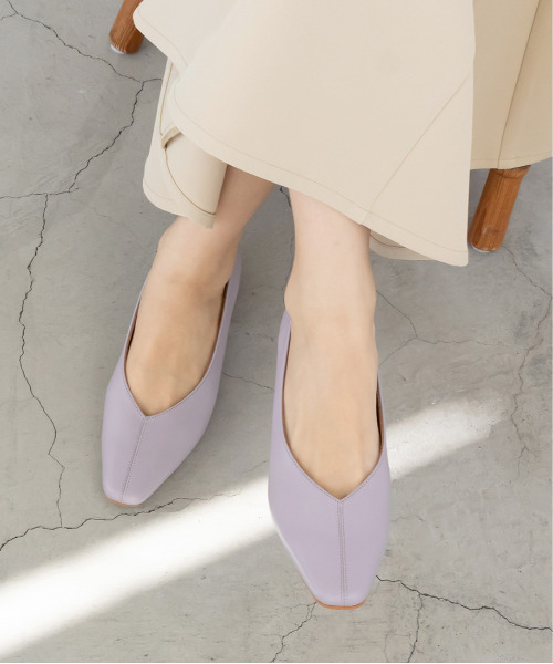センターシームチャンキーヒールパンプス