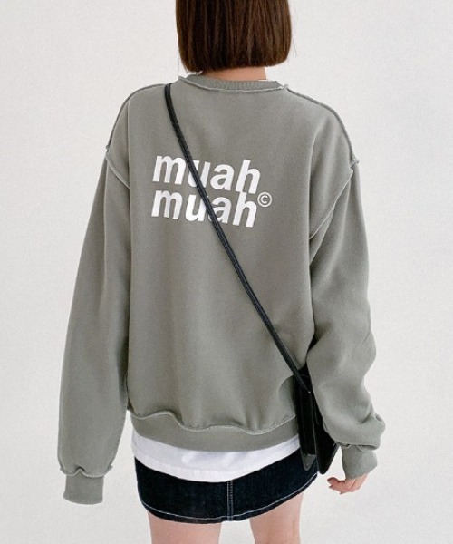 muahmuah(ムーアムーア)の「A'GEM/9 × .kom『muah muah/ムーアムーア』SIGNATURE LOGO LINE LOWER MTM/シグネチャー ロゴライン ロワー スウェットシャツ トレーナー(スウェット・レディース・カーキ/グレー/ブラック/アイボリー/インディゴブルー・FREE)」の21枚目の写真