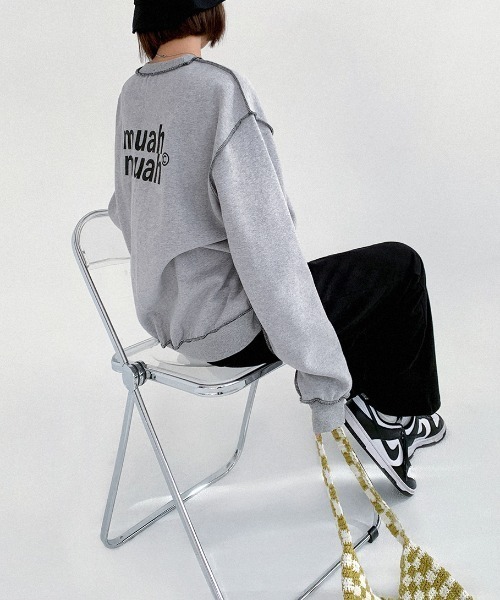 muahmuah(ムーアムーア)の「A'GEM/9 × .kom『muah muah/ムーアムーア』SIGNATURE LOGO LINE LOWER MTM/シグネチャー ロゴライン ロワー スウェットシャツ トレーナー(スウェット・レディース・カーキ/グレー/ブラック/アイボリー/インディゴブルー・FREE)」の17枚目の写真