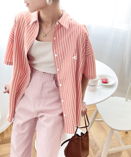 classicalelf(クラシカルエルフ)の「Happyストライプ!ワンポイント刺繍5分袖丈オーバーシャツ(シャツ/ブラウス・レディース・オレンジ/グリーン/ブルー・SMALL/MEDIUM/LARGE/X-LARGE)」の18枚目の写真