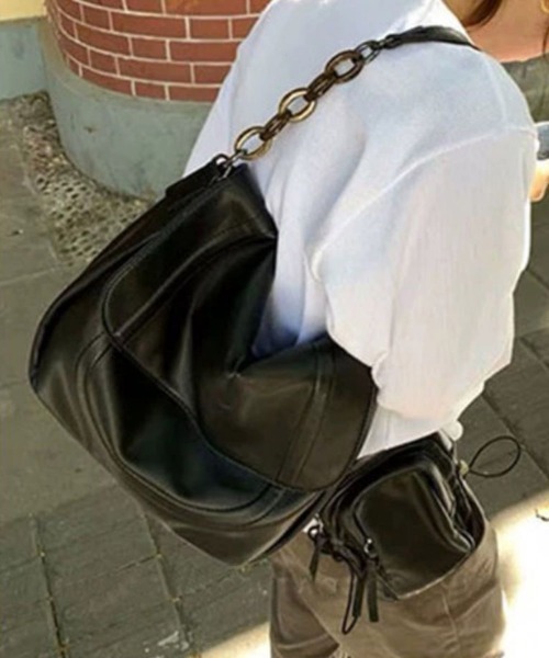 by muni:r（バイ ムニール）の「ヴィンテージボールドチェーンショルダーバッグ（ショルダーバッグ・レディース・ブラック・ONE SIZE）」の9枚目の写真