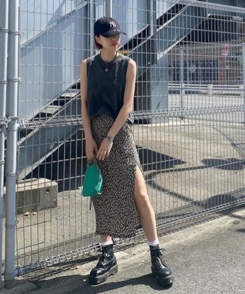 SHAGGIE（シャギー）の「スリット入りペンシルプリーツスカート（スカート・レディース・オレンジ/ブラック/ブラウン/ホワイト・FREE）」の11枚目の写真