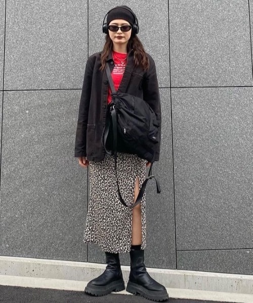 SHAGGIE（シャギー）の「スリット入りペンシルプリーツスカート（スカート・レディース・オレンジ/ブラック/ブラウン/ホワイト・FREE）」の6枚目の写真