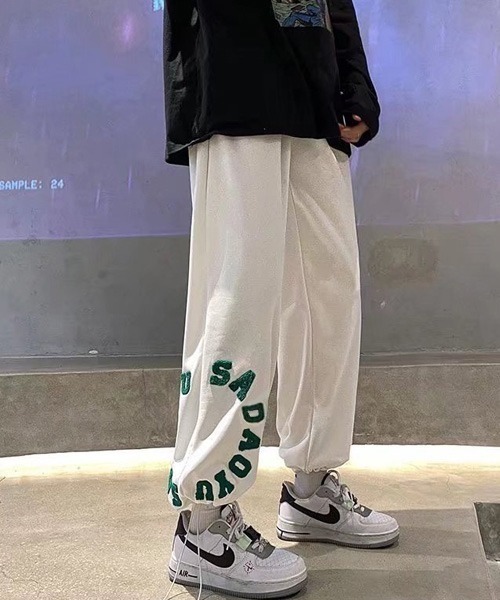 BASQUE magenta（バスクマゼンタ）の「サガラ刺繍ワイドイージートラックパンツ（その他パンツ・メンズ・ホワイト/ブラック・FREE）」の2枚目の写真