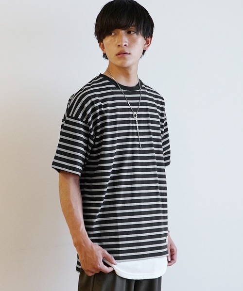 MinoriTY（マイノリティ）の「【MinoriTY】マルチボーダーオーバーサイズ半袖Tシャツ メンズ 春服 夏服 ビッグシルエット ルーズシルエット カットソー（Tシャツ/カットソー・メンズ・ネイビー×ホワイト/ベージュ/ブラック×グレー/ホワイト×ブラック・M/L）」の5枚目の写真