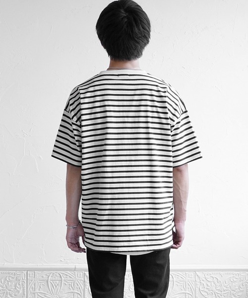 MinoriTY（マイノリティ）の「【MinoriTY】マルチボーダーオーバーサイズ半袖Tシャツ メンズ 春服 夏服 ビッグシルエット ルーズシルエット カットソー（Tシャツ/カットソー・メンズ・ネイビー×ホワイト/ベージュ/ブラック×グレー/ホワイト×ブラック・M/L）」の14枚目の写真