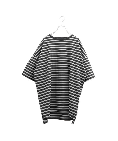 MinoriTY（マイノリティ）の「【MinoriTY】マルチボーダーオーバーサイズ半袖Tシャツ メンズ 春服 夏服 ビッグシルエット ルーズシルエット カットソー（Tシャツ/カットソー・メンズ・ネイビー×ホワイト/ベージュ/ブラック×グレー/ホワイト×ブラック・M/L）」の15枚目の写真