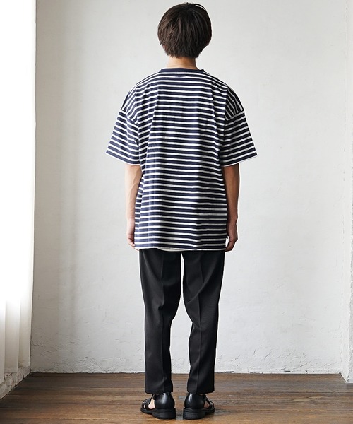 MinoriTY（マイノリティ）の「【MinoriTY】マルチボーダーオーバーサイズ半袖Tシャツ メンズ 春服 夏服 ビッグシルエット ルーズシルエット カットソー（Tシャツ/カットソー・メンズ・ネイビー×ホワイト/ベージュ/ブラック×グレー/ホワイト×ブラック・M/L）」の20枚目の写真