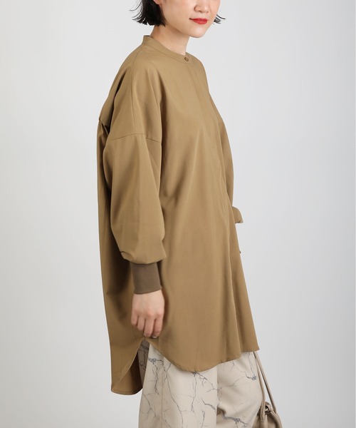 PICCIN（ピッチン）の「袖リブバックギャザーシャツ（シャツ/ブラウス・レディース・ブラック/モカ/キャメル・M）」の5枚目の写真