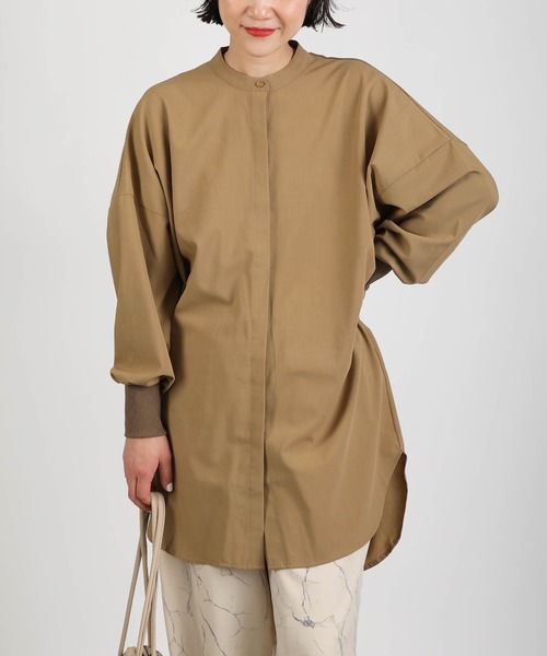 PICCIN（ピッチン）の「袖リブバックギャザーシャツ（シャツ/ブラウス・レディース・ブラック/モカ/キャメル・M）」の4枚目の写真