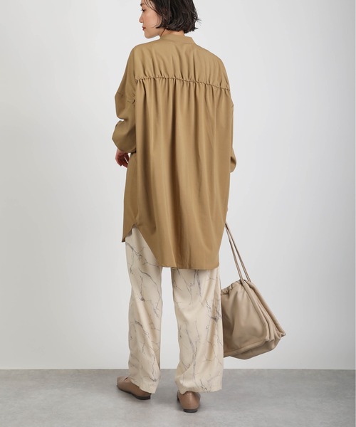 PICCIN（ピッチン）の「袖リブバックギャザーシャツ（シャツ/ブラウス・レディース・ブラック/モカ/キャメル・M）」の11枚目の写真