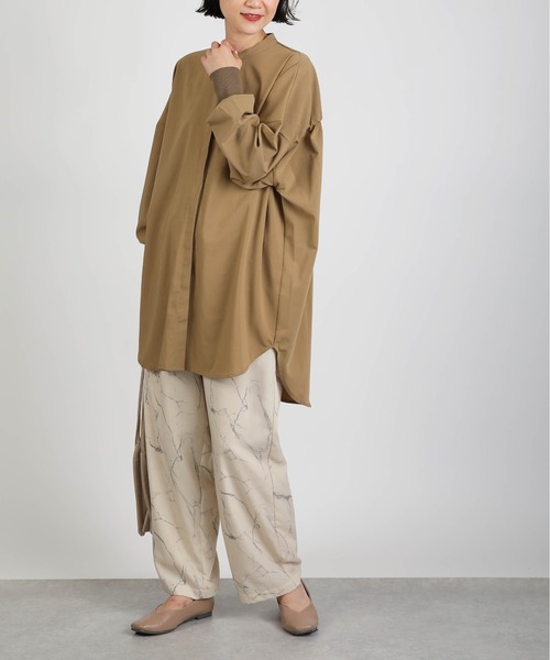 PICCIN（ピッチン）の「袖リブバックギャザーシャツ（シャツ/ブラウス・レディース・ブラック/モカ/キャメル・M）」の12枚目の写真