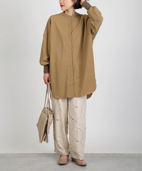 PICCIN（ピッチン）の「袖リブバックギャザーシャツ（シャツ/ブラウス・レディース・ブラック/モカ/キャメル・M）」の13枚目の写真