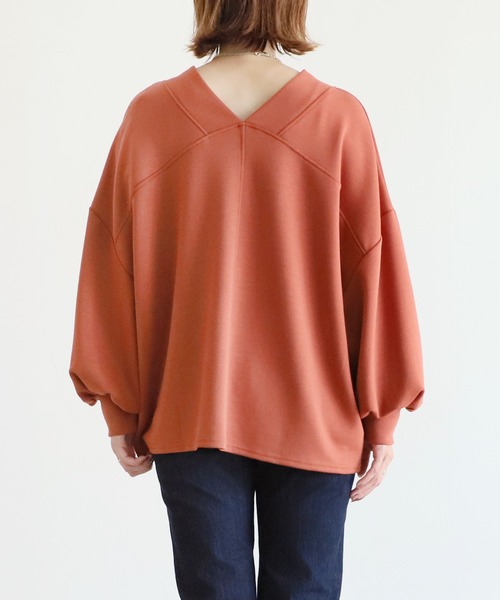 reca(レカ)の「Vネックボリュームスリーブトップス(Tシャツ/カットソー・レディース・ブラック/グレイッシュベージュ/テラコッタ・M)」の11枚目の写真