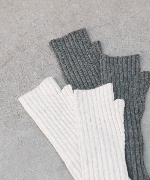 flaner（フラネ）の「Rib knit arm warmers/リブニットアームウォーマー（アームカバー）」 WEAR